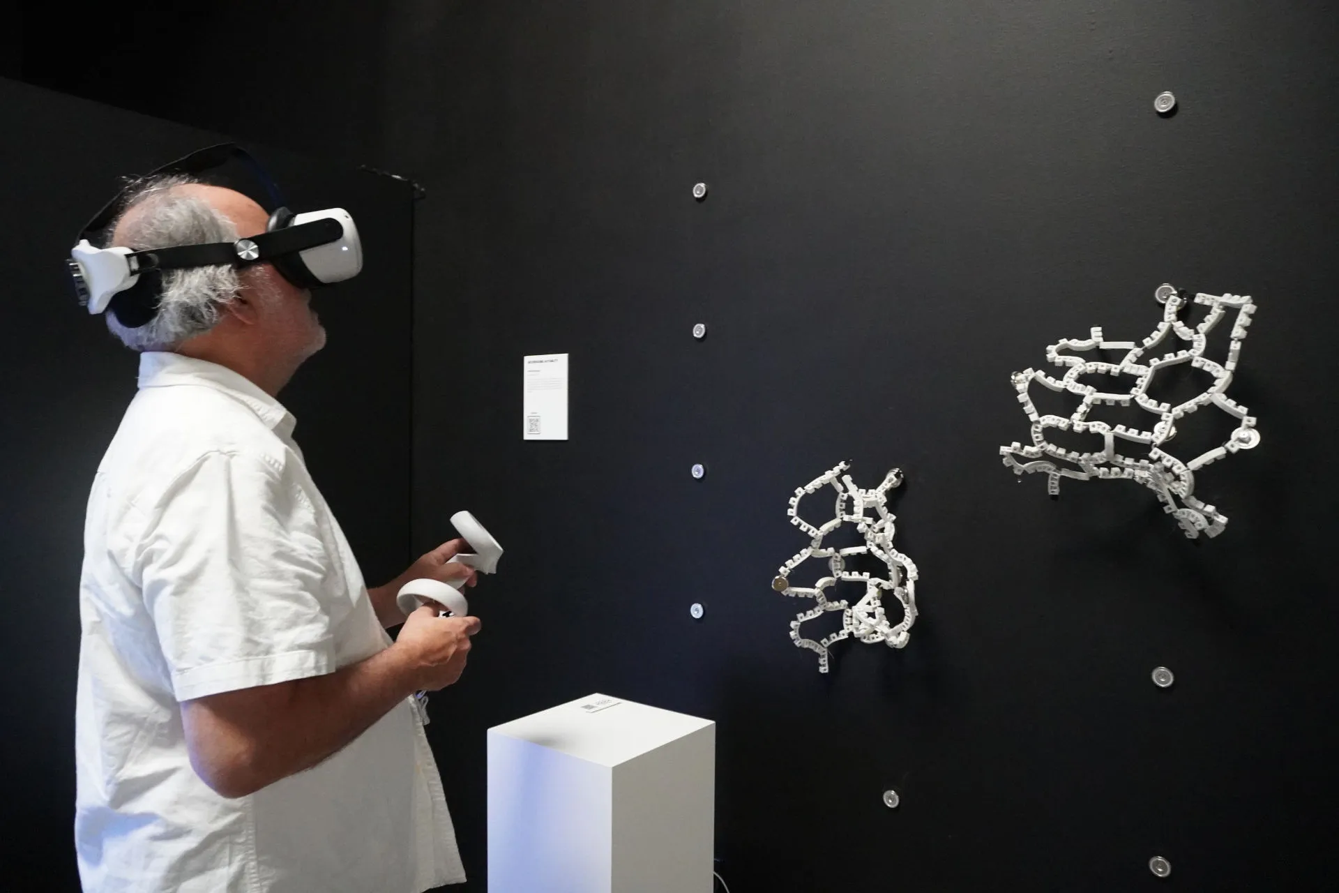 A person using an Oculus VR headset 